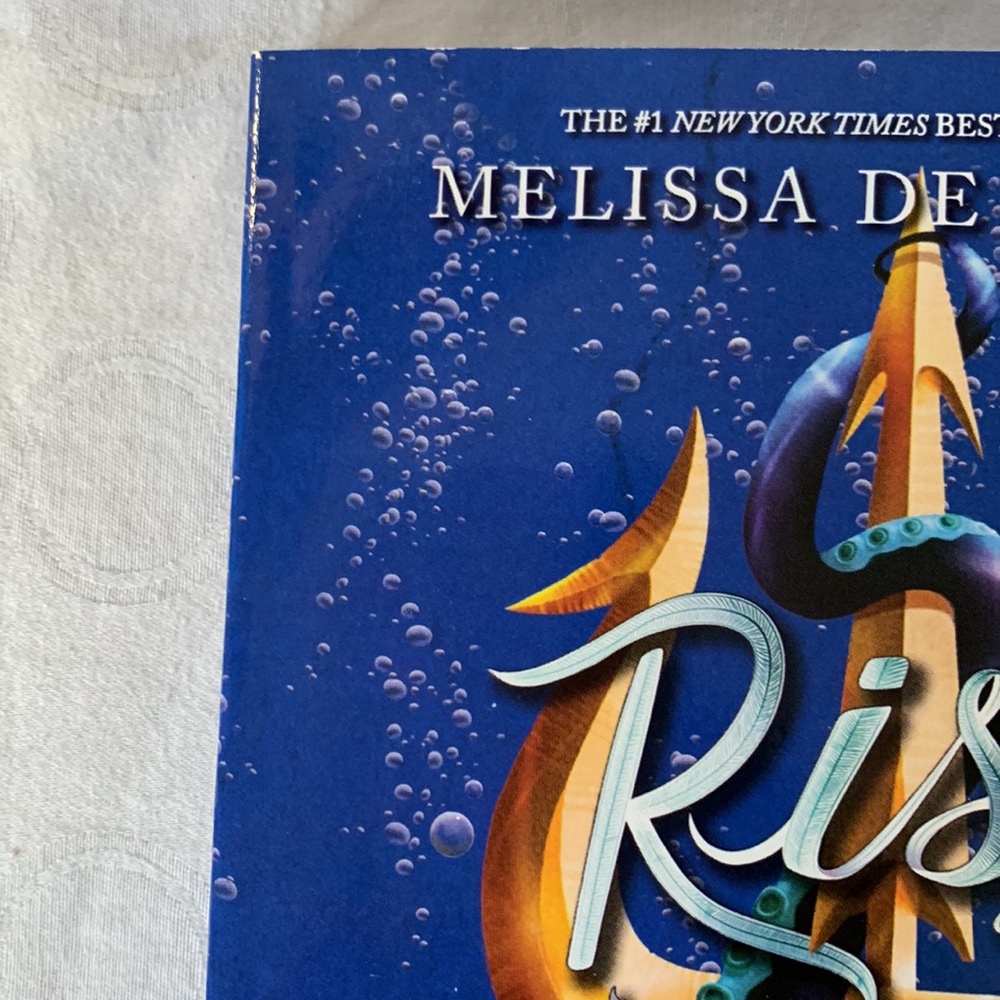 The Descendants Novels The Isle of the Lost 3 Book Series - Picture 5 of 8